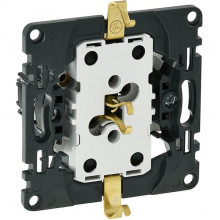 Розетка с/у 2x2P+E 16A, IP20, со шторками Legrand Valena механизм IN'MATIC [753031]