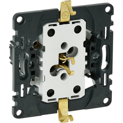 Розетка с/у 2x2P+E 16A, IP20, со шторками Legrand Valena механизм IN'MATIC [753031]